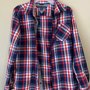Boys Hilfiger dress shirt size 16/18 Large